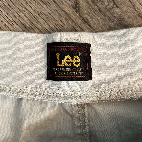 Women’s Lee Shorts - Picture 3 of 4
